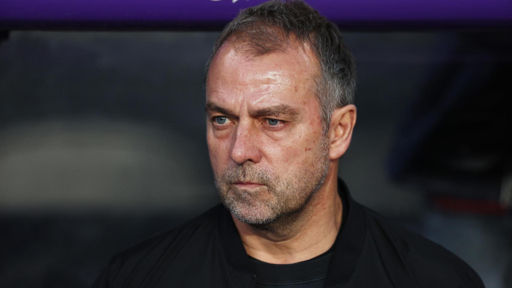 El Barça sella la renovación de Hansi Flick hasta 2027