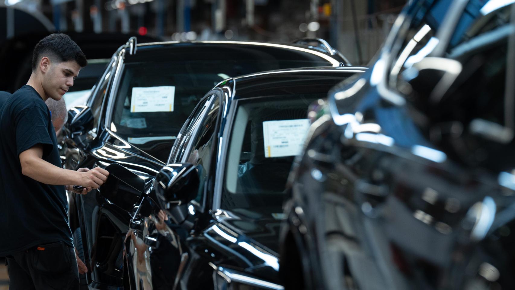 Operario en la fábrica de Seat en Martorell