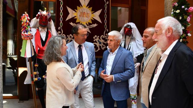 Presentación del Corpus de Camuñas.