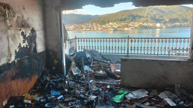 Incendio en una vivienda en Muros.