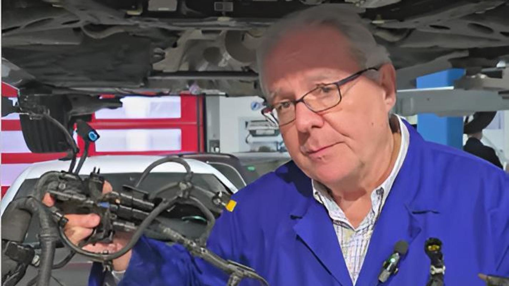 Felipe Sacristán, mecánico.