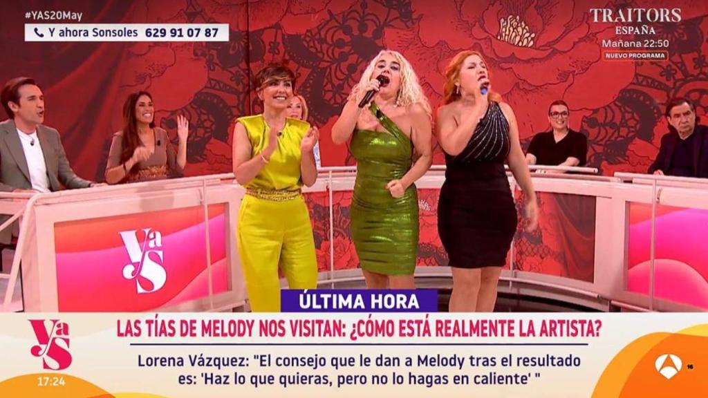 Sonsoles baila con las tías de Melody, Paqui y Pili.