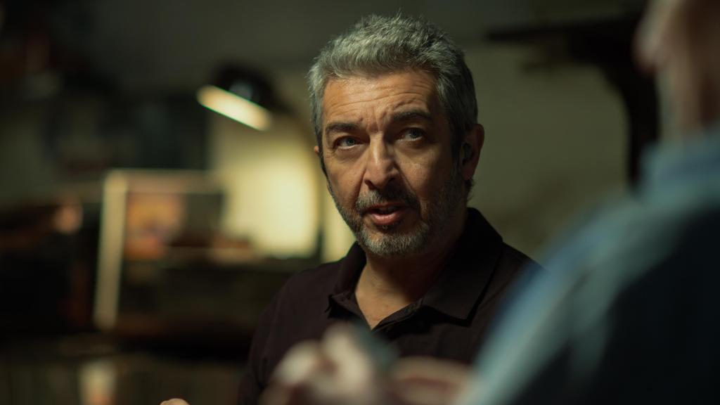 Ricardo Darín encarna al protagonista del nuevo éxito de Netflix.