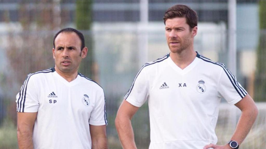 Xabi Alonso con su segundo, Sebas Parrilla, en su etapa en la cantera del Real Madrid