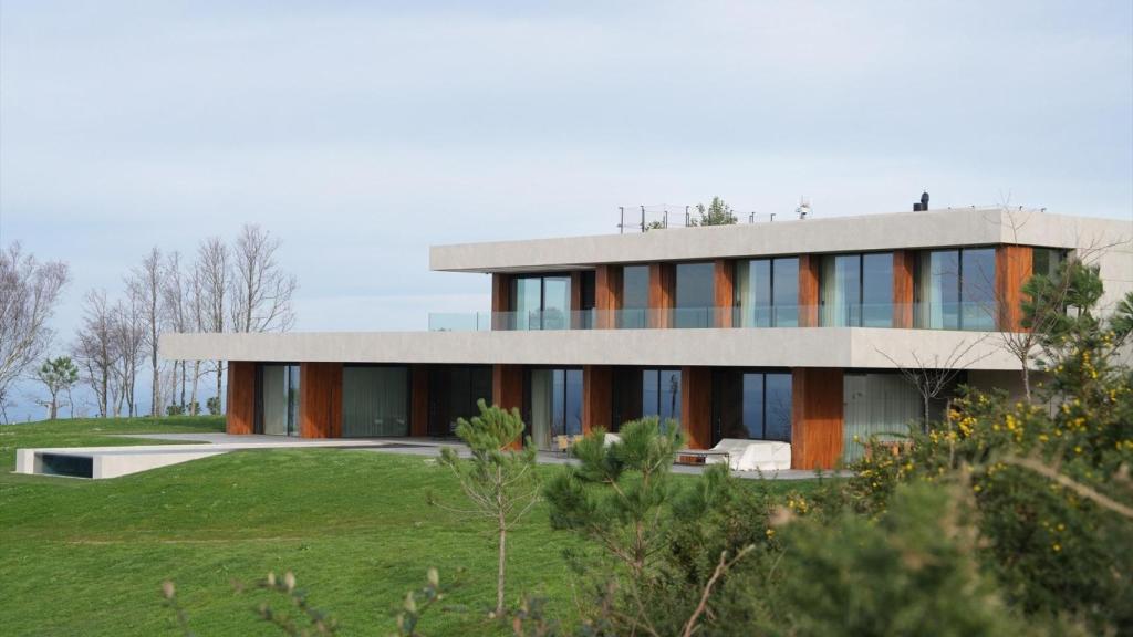 Fachada chalet de Xabi Alonso en Igeldo.