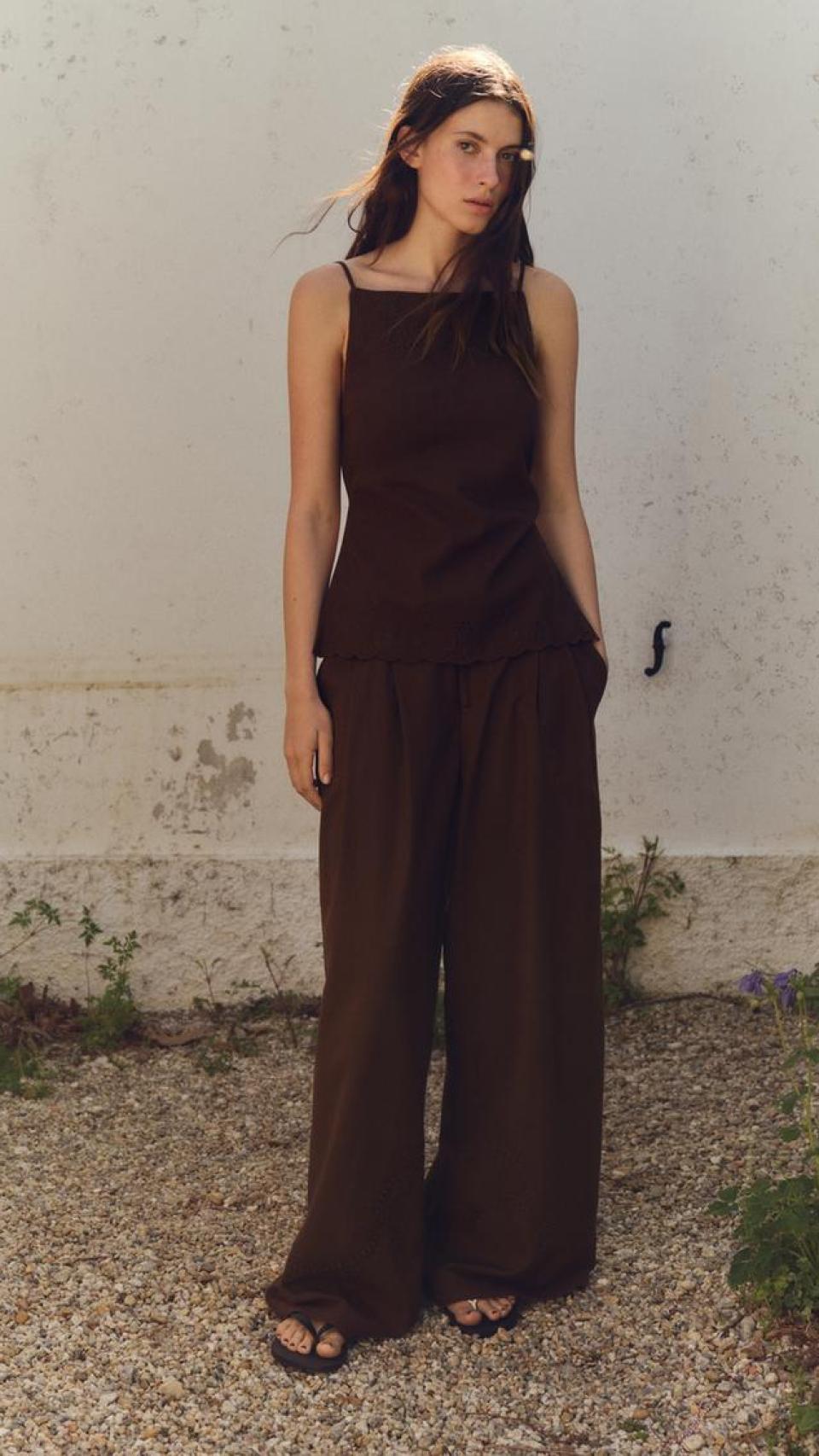 Conjunto bordado de Zara.