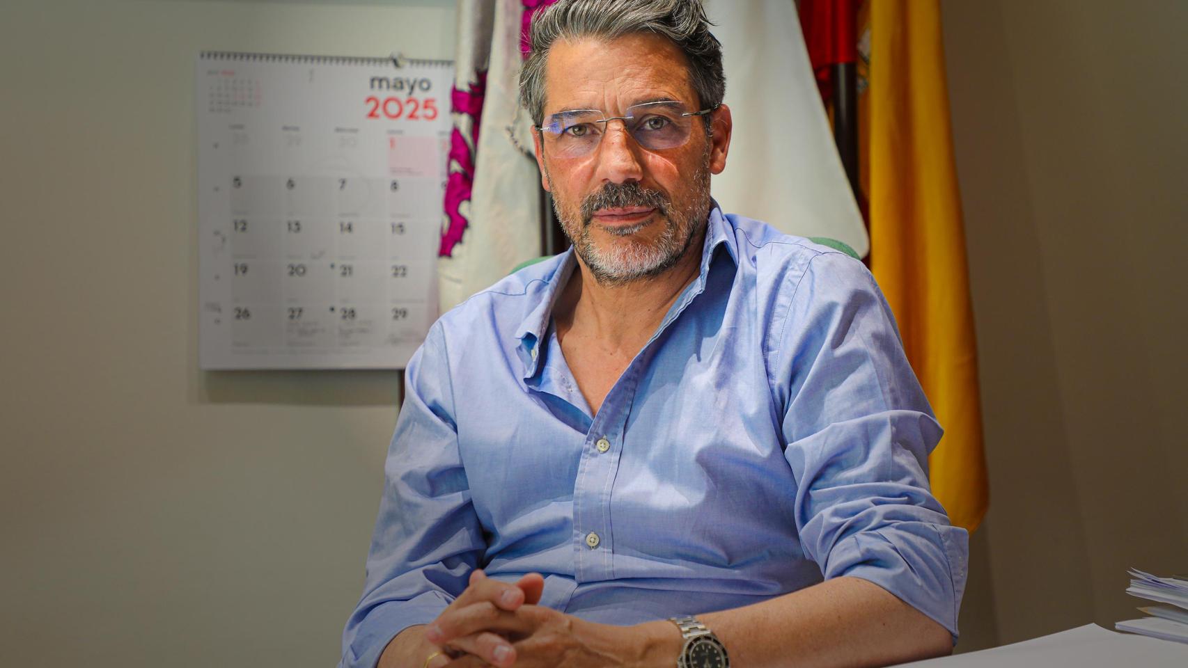 Ángel Luis Peralvo, alcalde de Villamayor, en una entrevista para EL ESPAÑOL de Castilla y León