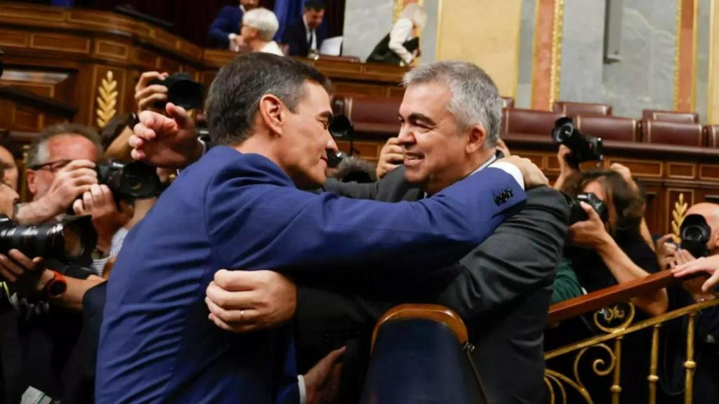 El presidente del Gobierno, Pedro Sánchez, y el secretario de Organización del PSOE, Santos Cerdán, en una imagen de archivo.
