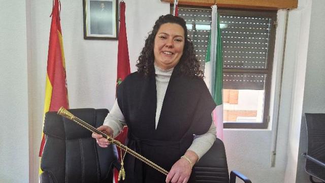 La alcaldesa del municipio leonés de Cacabelos, Irene González, en una imagen de archivo