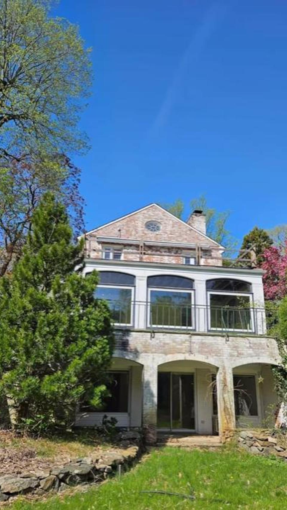 Richard Gere y Alejandra Silva vendieron esta casa en 2024, antes de trasladarse definitivamente a España.