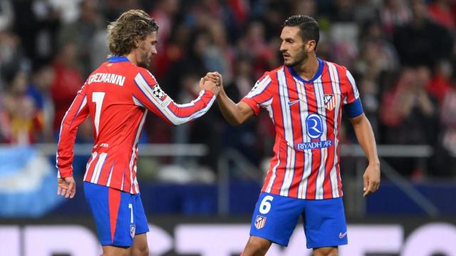Koke y Griezmann durante el partido ante el Leipzig en la fase liga de la Champions.