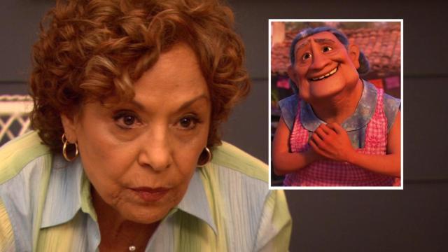 Renée Victor en una escena de 'Weeds' y una escena de Elena, la abuela de Miguel en la película 'Coco'.
