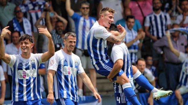 Jugadores del C.F. Talavera de la Reina en el partido de este domingo.