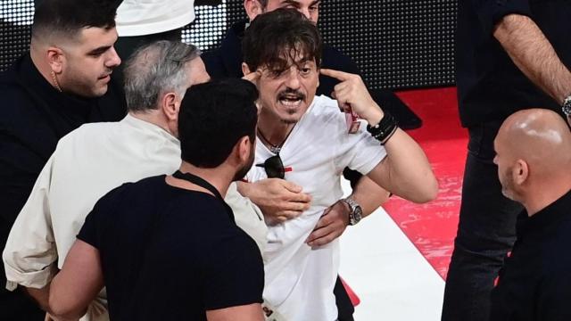 Dimitrios Giannakopoulos, durante los incidentes previos al partido entre Olympiacos y Panathinaikos
