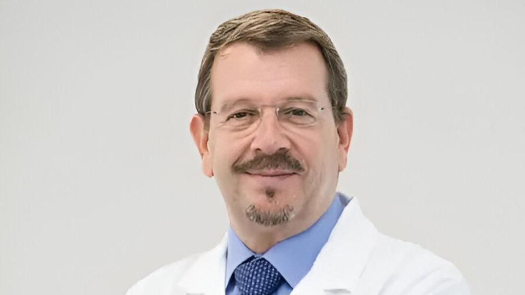 Julio Maset, médico.