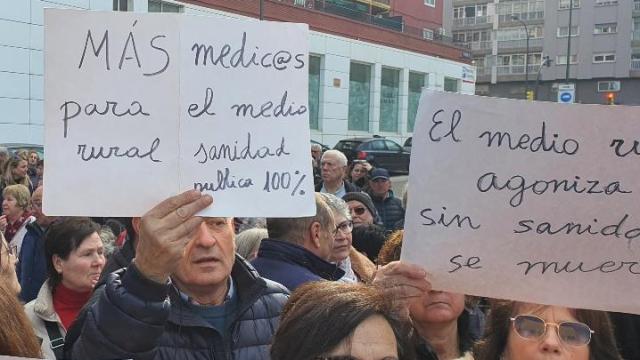 Imagen de archivo de la manifestación de los vecinos de la Comarca de las Cinco Villas ante las Cortes de Aragón