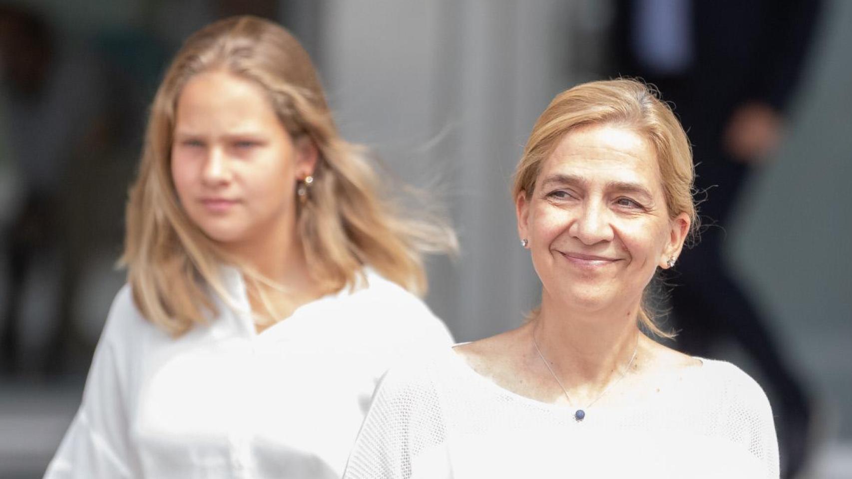 Irene Urdangarin y la infanta Cristina en una fotografía de 2019.