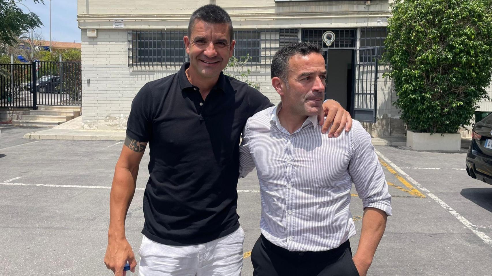 Torrecilla y Paco Peña se abrazan en el Rico Pérez.