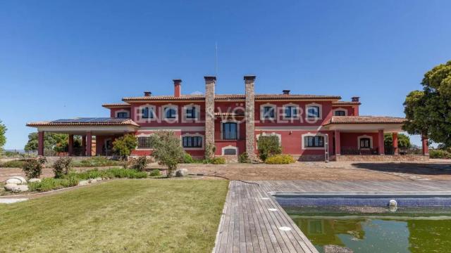 Finca a la venta en El Casar (Guadalajara).