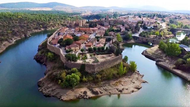 Vista general del municipio de Buitrago de Lozoya.