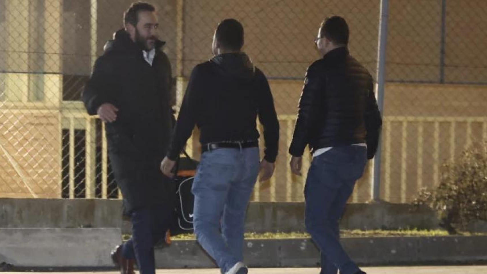 Víctor de Aldama saliendo de la prisión de Soto del Real el 21 de noviembre de 2024.