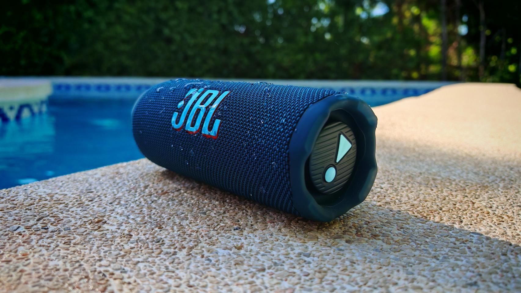 El JBL Flip 7 es resistente al agua