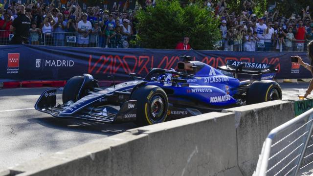 Carlos Sainz Jr. durante la exhibición en parte del recorrido del futuro MadRing
