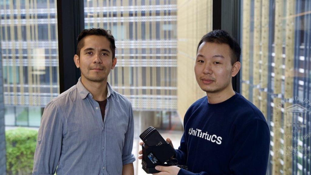 Huber Flores y Zhigang Yin