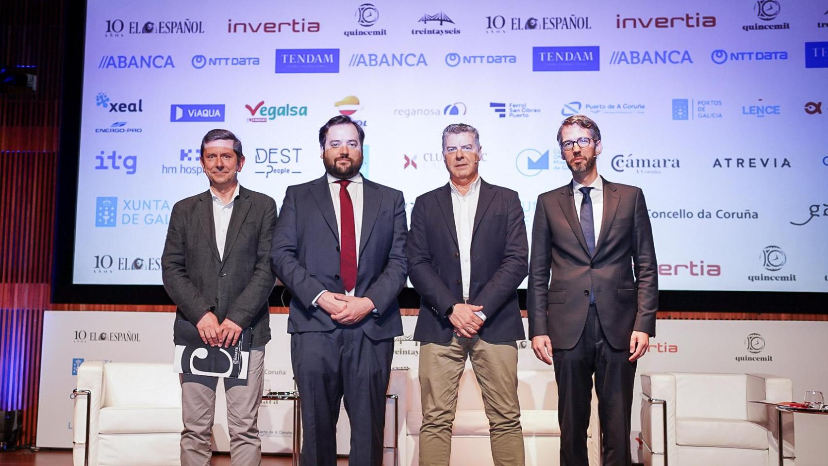 Roberto Alonso, secretario general de Anfaco-Cecopesca, Manuel Galdo, director general de la Cámara de Comercio de A Coruña y Miguel Ángel Vázquez Taín, presidente del Consejo General de Economistas, presidente del Consello Galego de Economistas y decano-presidente del Colegio de Economistas de A Coruña.