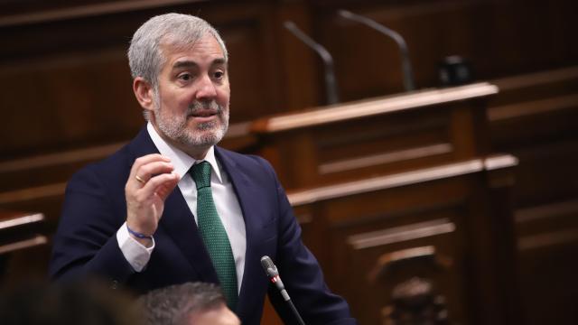 Fernando Clavijo, presidente de Canarias, en el Parlamento canario.