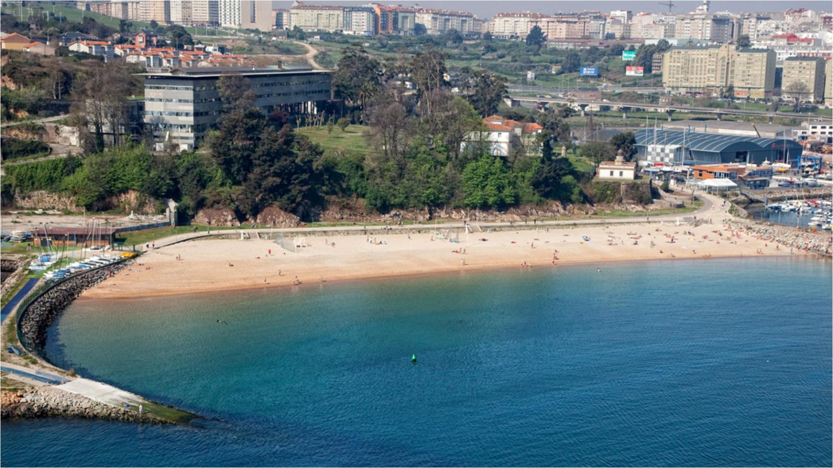 Imagen aérea de la playa de Oza, en A Coruña.