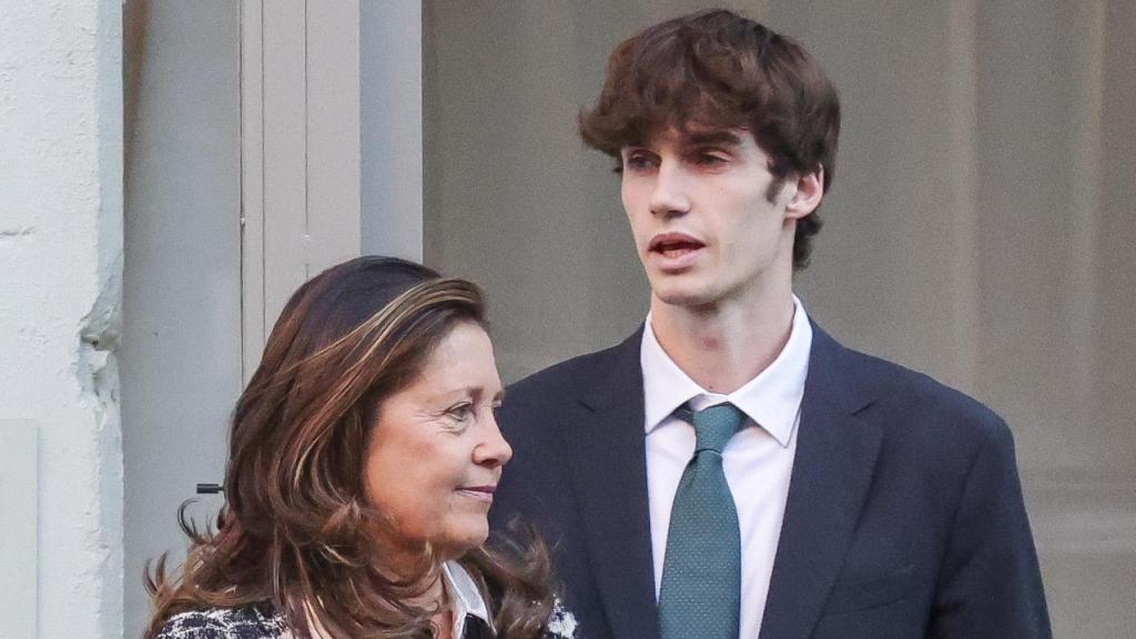 Alexia de Grecia, con Pablo Urdangarin, en el 60 cumpleaños de la infanta Elena, en diciembre de 2023.