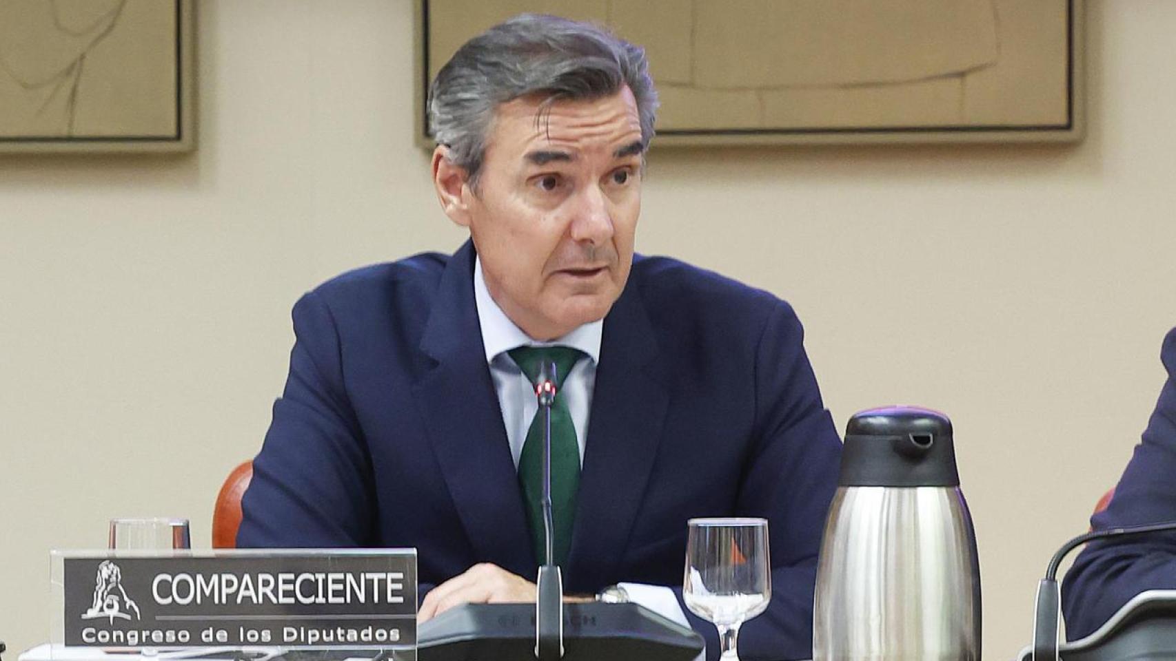 El presidente de la Comisión Nacional del Mercado de Valores (CNMV), Carlos San Basilio, comparece este miércoles ante la Comisión de Economía del Congreso.