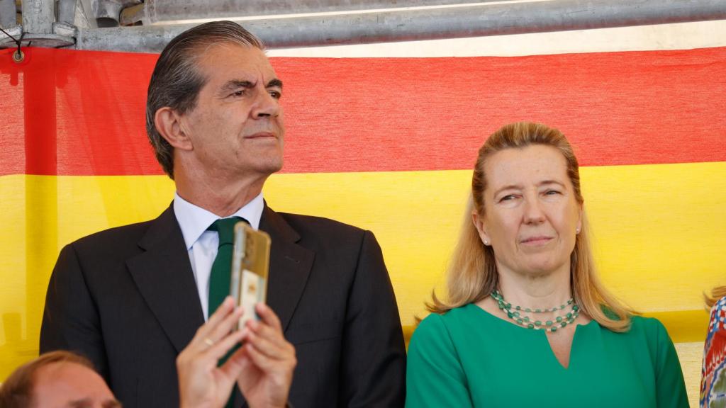 Pedro López-Quesada, con su mujer, Cristina de Borbón Dos-Sicilias, en una imagen de archivo.