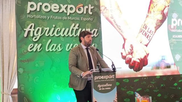 López Miras cierra el acto de Proexport.
