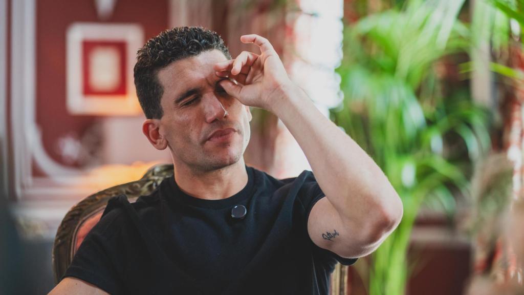 Jaime Lorente cuenta que ahora el amor para él es una elección y antes era un chute de dopamina.