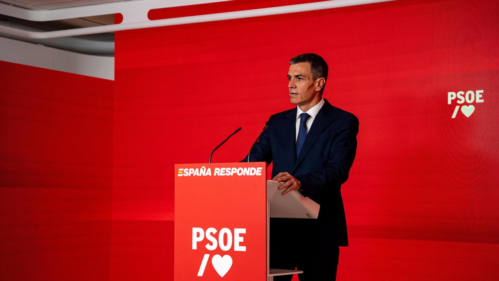 El presidente del Gobierno y Secretario General del PSOE, Pedro Sánchez, durante la rueda de prensa posterior a la dimisión de Santos Cerdán.