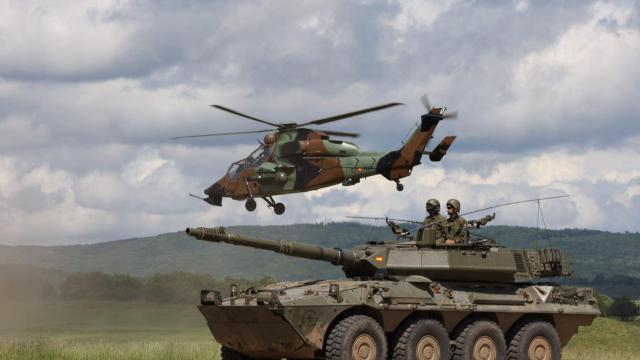 Efectivos de la Brilat del Ejército de Tierra español, durante las maniobras de la OTAN desarrolladas en Eslovaquia.