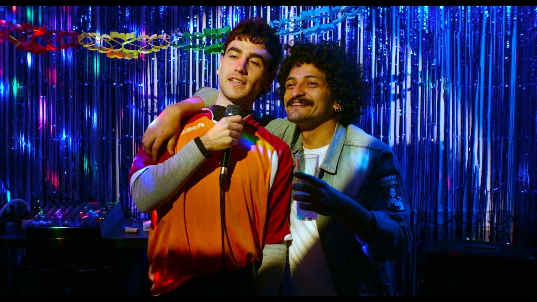 Àlex Monner y Job Mansilla en una de las escenas del filme.