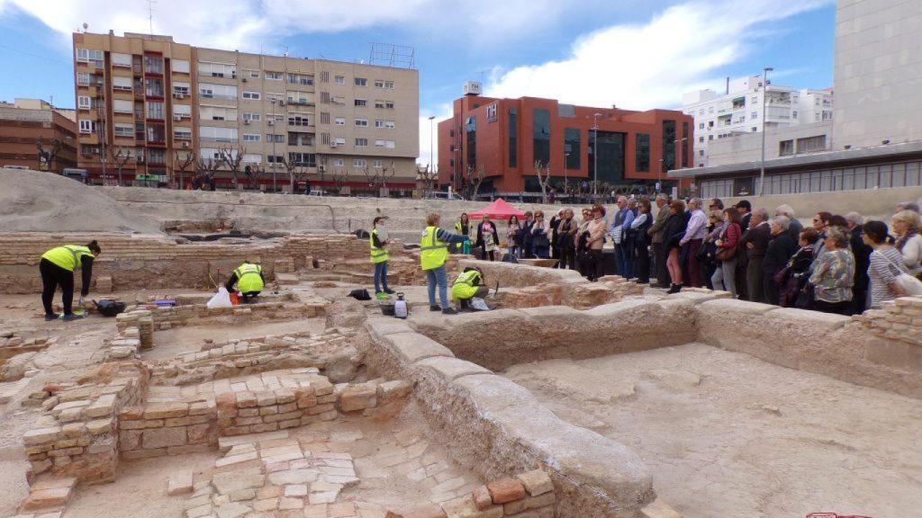 Una foto de archivo de una visita guiada al yacimiento de San Esteban.