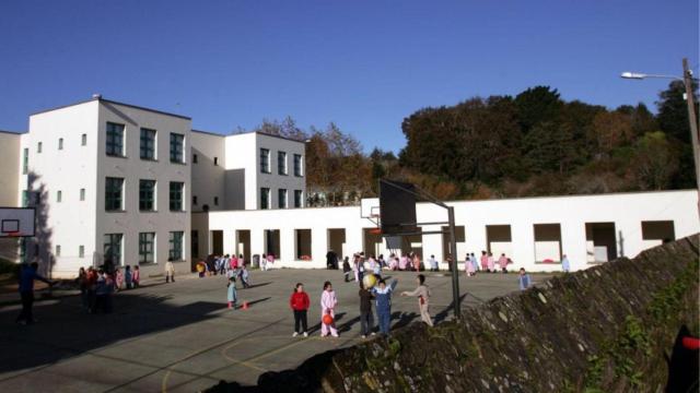 Escuela Pública Raíña Fabiola, en Santiago.