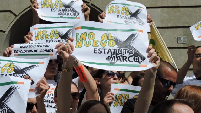 Imagen de la protesta convocada por los médicos en Santa Cruz de Tenerife en rechazo del Estatuto Marco de Sanidad.