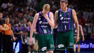 Alberto Díaz y Dylan Osetkowski durante el cuarto partido de semifinales de la ACB entre el Unicaja y el Real Madrid.