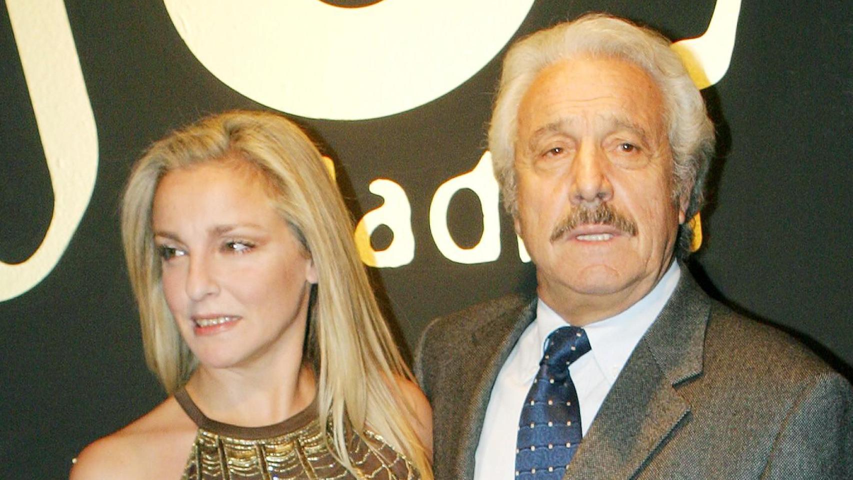 Manolo Zarzo junto a su primogénita, Flavia, en un acto público.