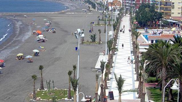 Vistas del paseo marítimo de Algarrobo Costa.