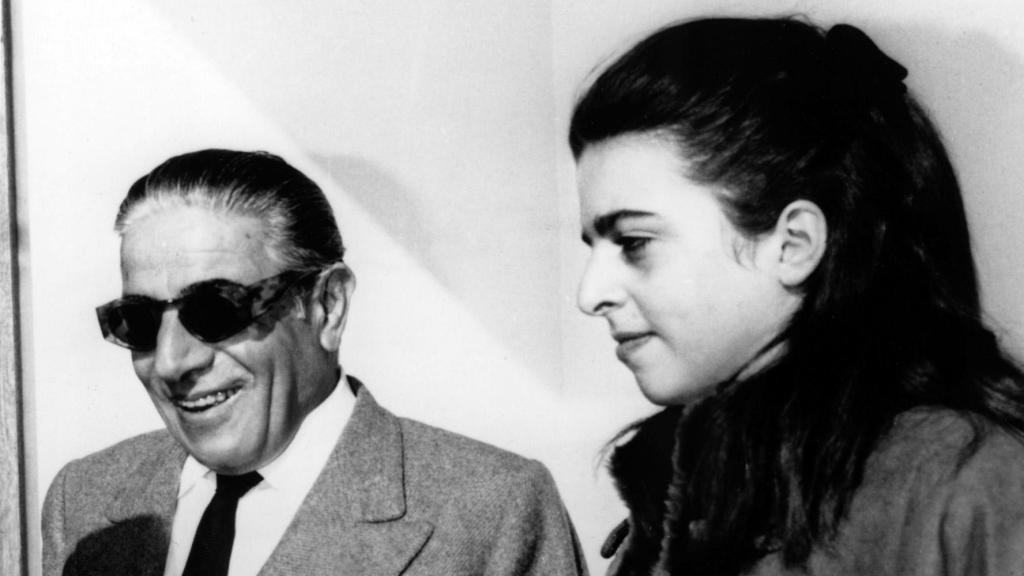 Aristóteles Onassis, con su hija Christina, en 1969.