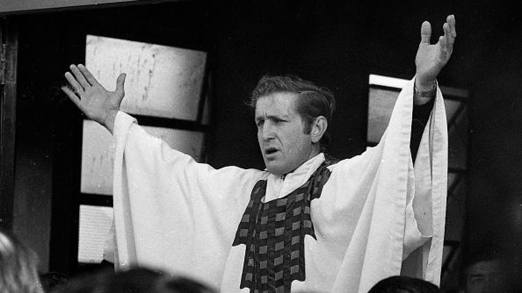 Carlos Francisco Sergio Mugica Echagüe, más conocido como el Padre Mugica.