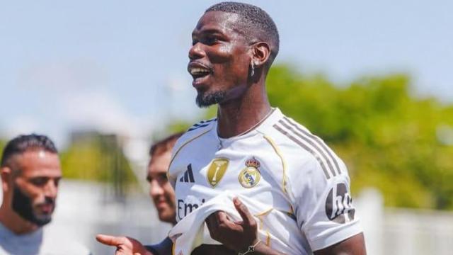 Paul Pogba, entrenando con la camiseta del Real Madrid.