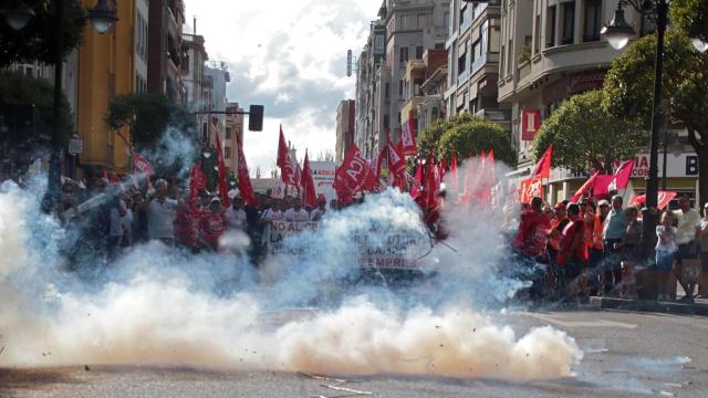 Una manifestación contra el cierre de la planta de Azucarera en La Bañeza, el pasado 13 de junio en la ciudad de León