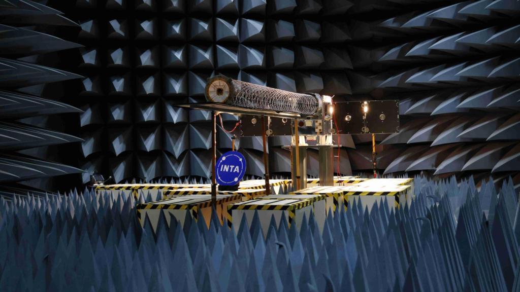 Satélite IOD-2 de la constelación Startical en la cámara anecoica